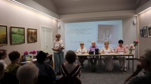 Cykl „Spotkajmy się po pracy”. Program „O Szymborskiej i z Szymborską – serdecznie i z zachwytem” w wykonaniu zespołu Żywe Słowo, 2023 r.